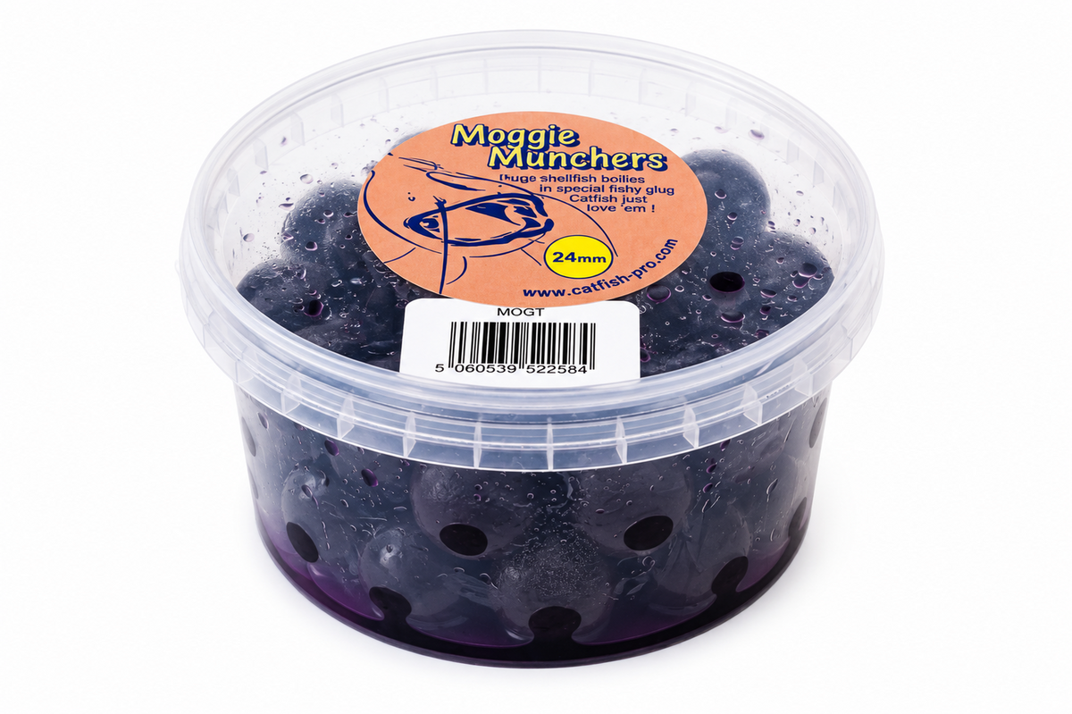 Catfish Pro Moggie Muncher 24mm Glugged Boilies In Resealable Tub | Catfish Bait