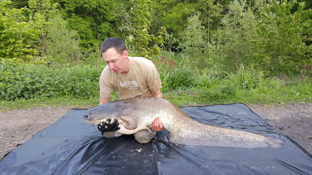 Catfish Pro Flat Unhooking Mats With Flap - 2 Sizes Available